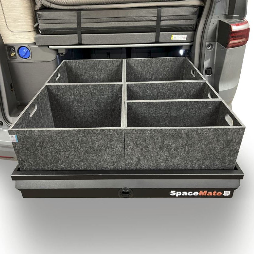 Rear pull-out box / T7