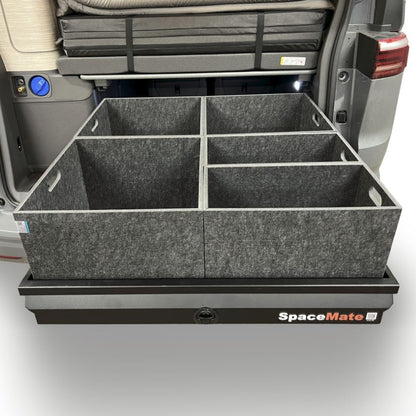 Rear pull-out box / T7